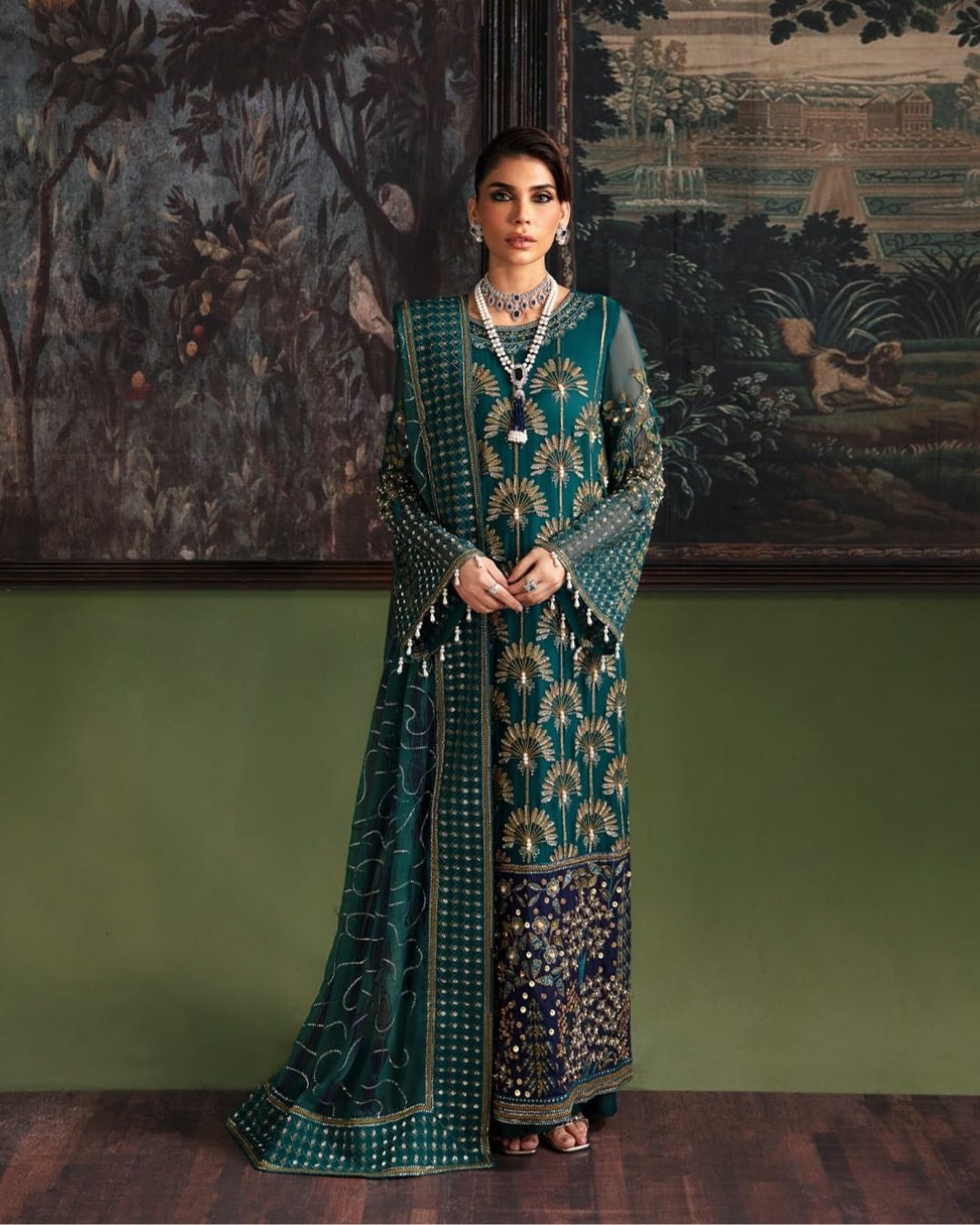 How to Choose the Perfect Pakistani Semi-Formal Dress